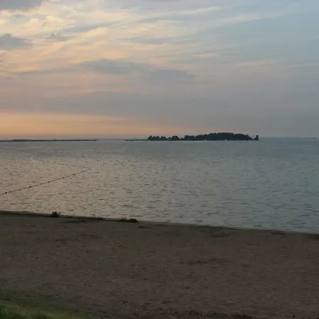 My-a-mi-go-s * Muiderberg